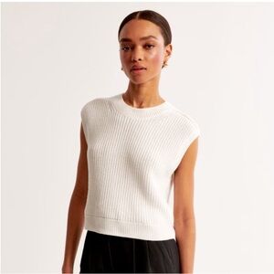 Abercrombie & Fitch White Chunky Vest Sz M‎